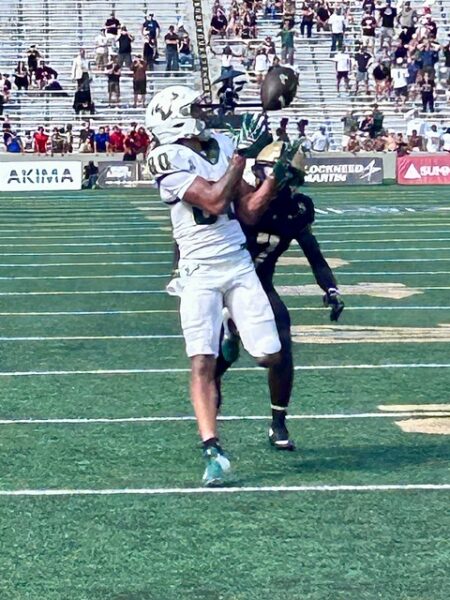 USF’s, Joshua Porter, #80 catches a game winning touchdown with 19 seconds left to give USF the win over Army, 28-24.